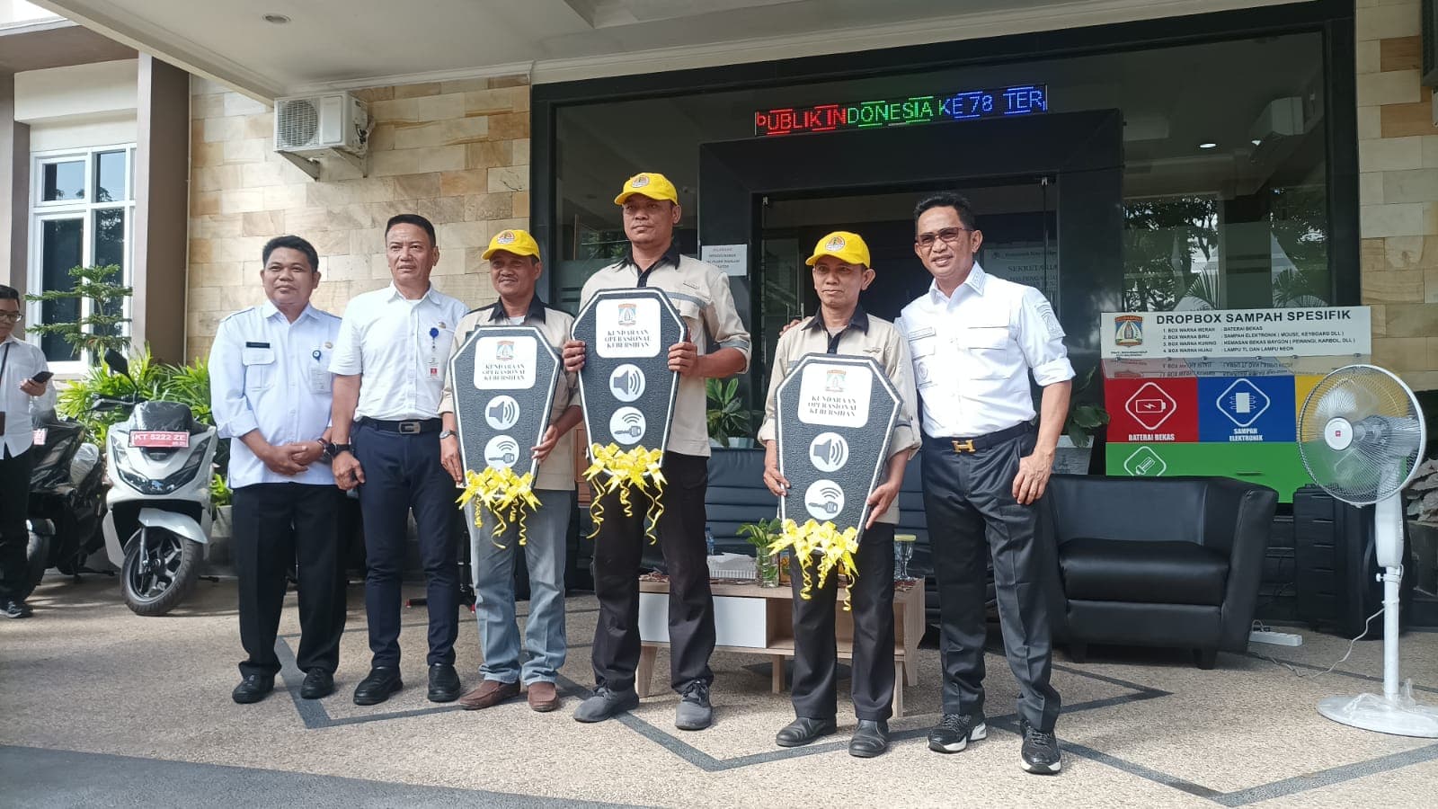 Tingkatkan Pelayanan DLH, Pemkot Balikpapan Berikan 29 Kendaraan Operasional  