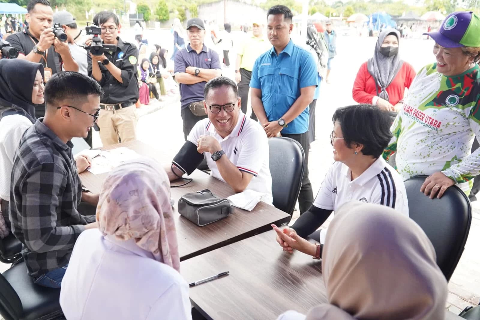 Pemkab PPU Pecahkan Rekor MURI dalam Peringatan Hari Hipertensi Sedunia