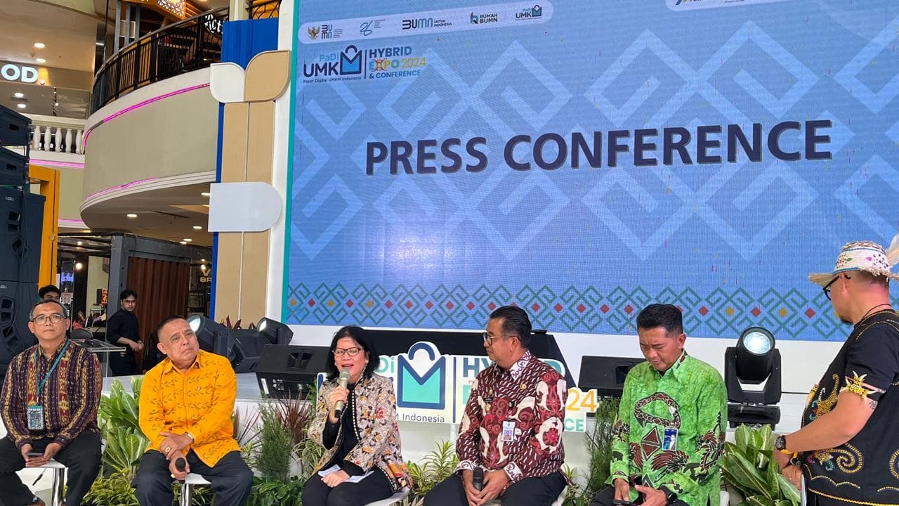 Kementerian BUMN menggelar PAsar DIgital (Padi) Hybrid dan Expo UMKM