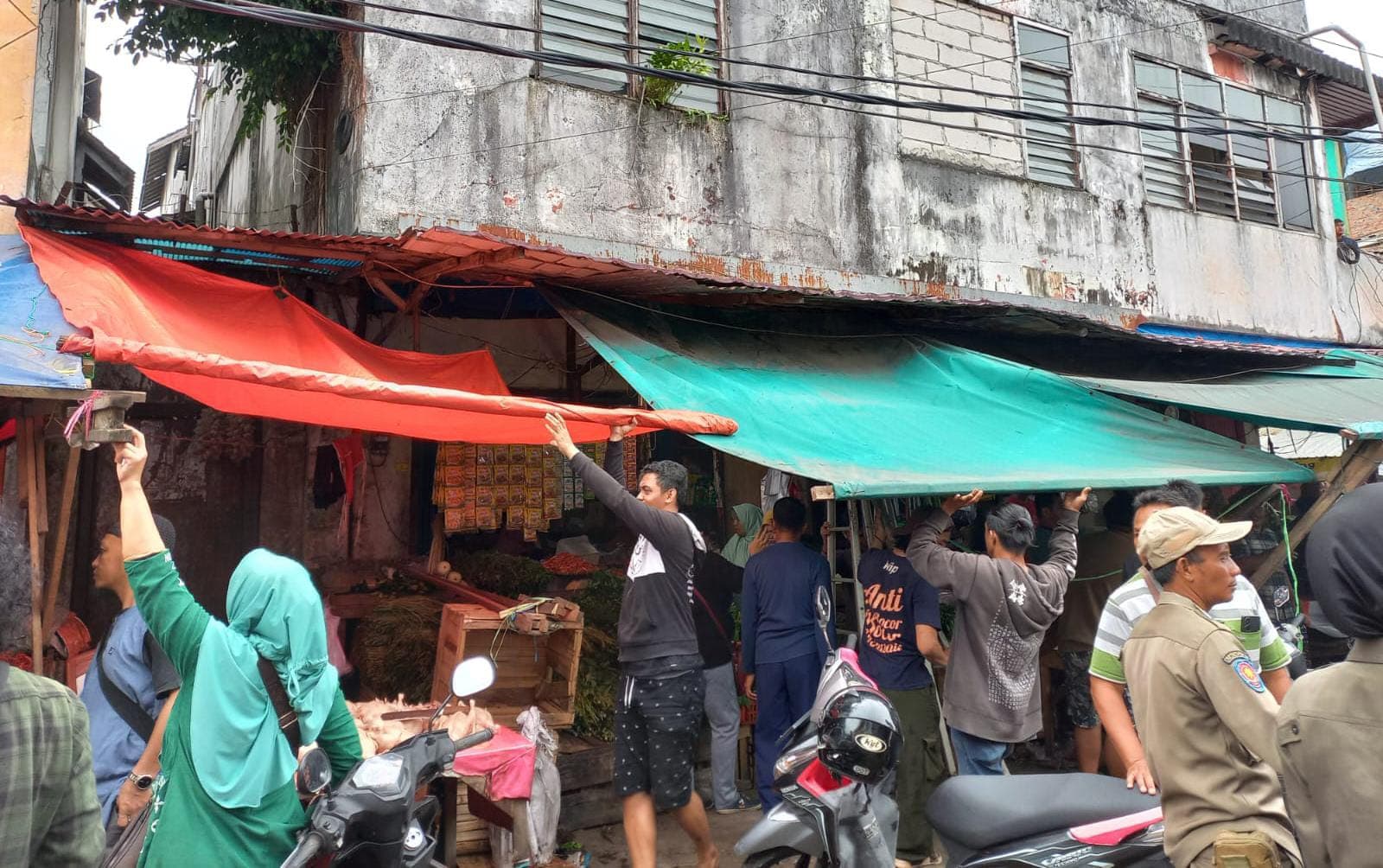 Satpol PP Balikpapan Awasi PKL Pasar Pandansari Pasca Penertiban