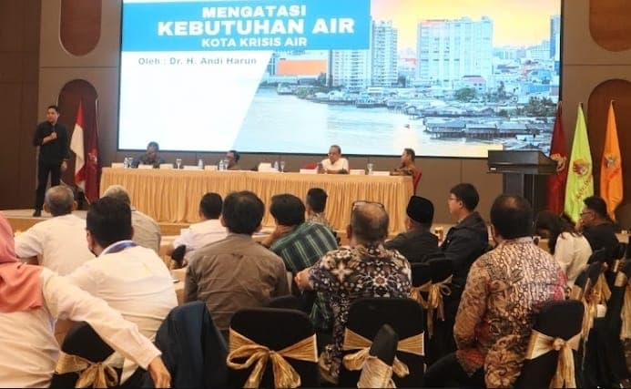 Sejumlah tokoh hadir di Universitas Mulia untuk mencari soluasi pemenuhan air bersih.