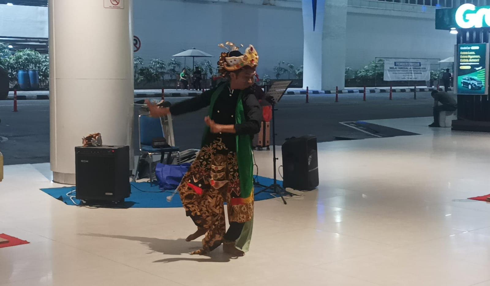 Penampilan Seni Java Connection Hibur Penumpang Bandara SAMS Sepinggan 