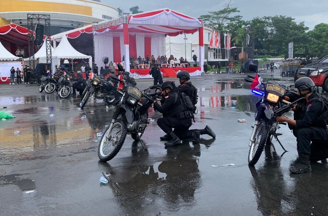 Brimob Polda Kaltim Gelar Latihan Sispamkota untuk Pilkada 2024 di Balikpapan