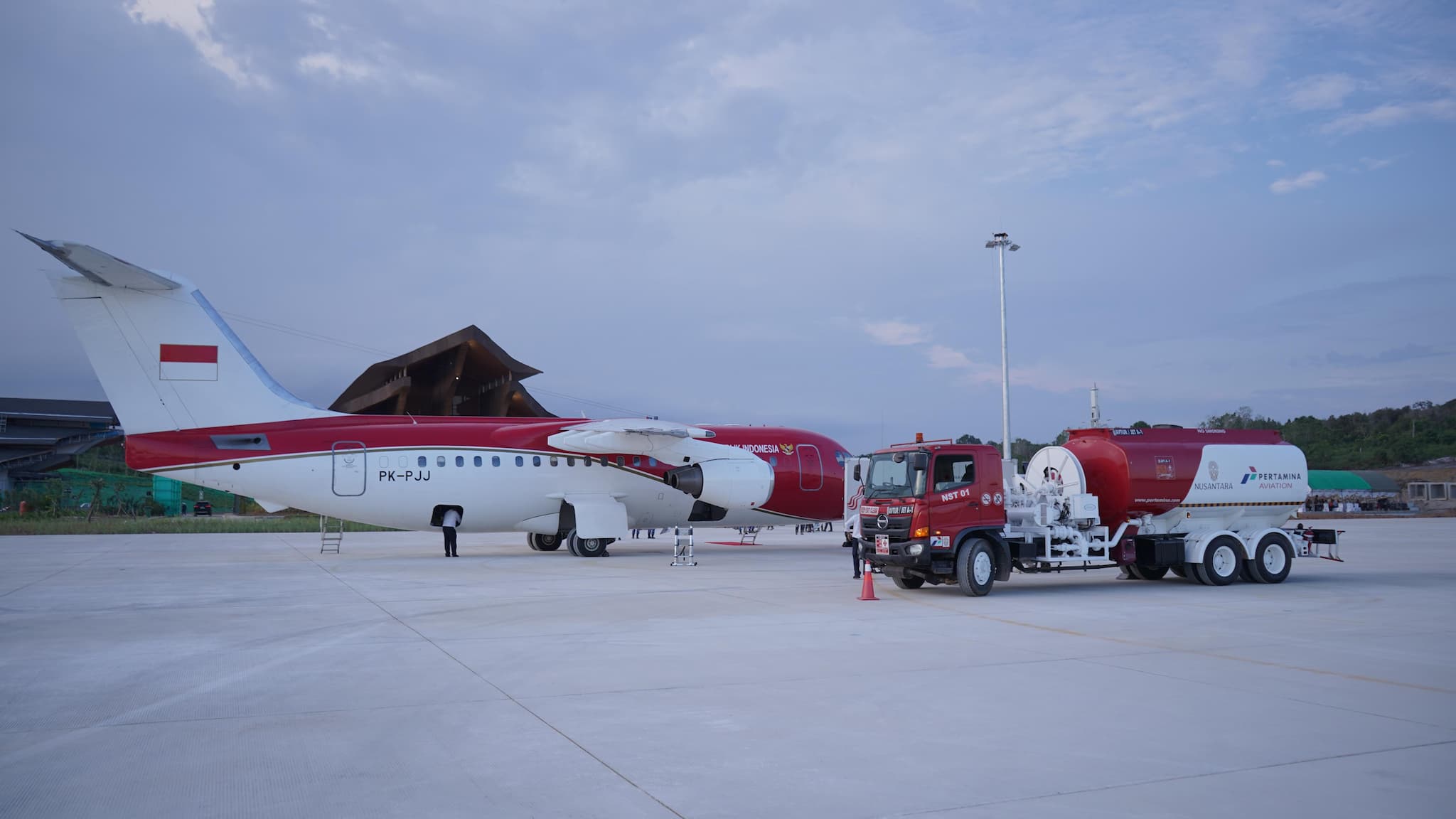 Pertamina Patra Niaga Lakukan Pengisian Avtur Perdana di Bandara IKN 