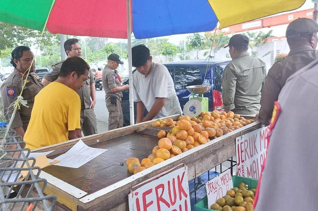 Satpol PP Balikpapan Lakukan Monitoring Perda Ketertiban Umum
