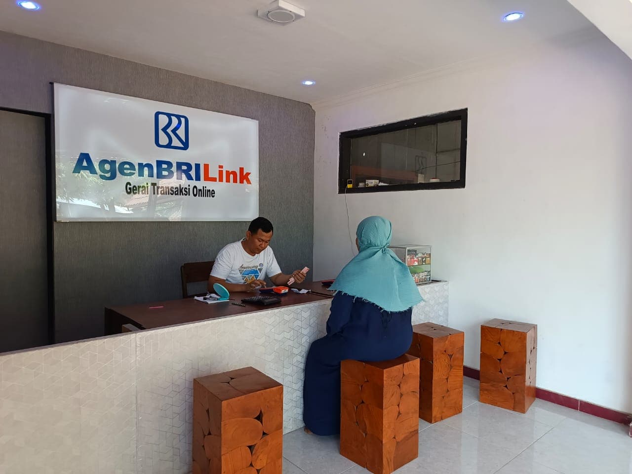 Berawal dari Coba-coba, Agen BRILink di Situbondo Ini Sekarang Berhasil Dekatkan Akses Perbankan bagi Masyarakat Sekitar