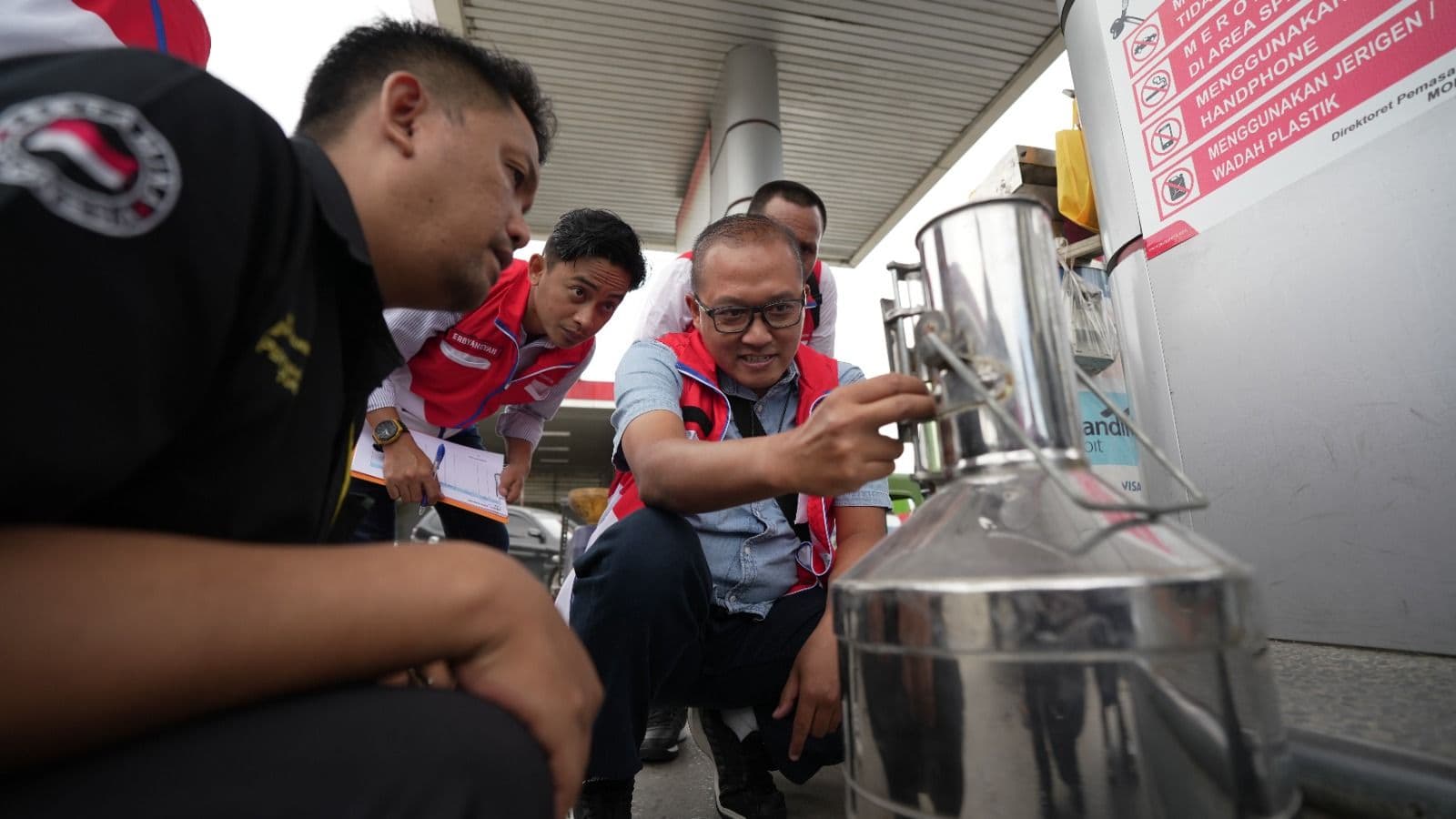 Pastikan Kualitas Layanan SPBU, Pertamina Patra Niaga Regional Kalimantan Pantau Takaran