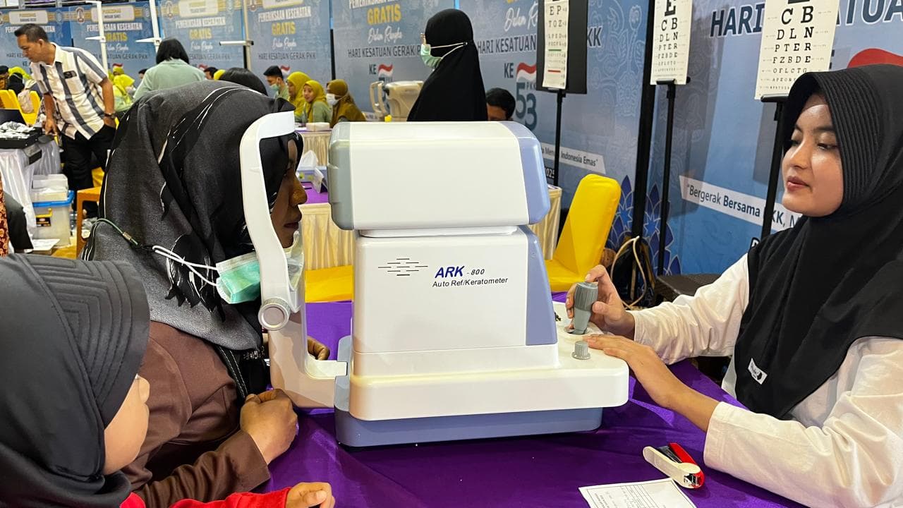 Cek Kesehatan Gratis Diserbu Warga, Pemeriksaan Mata Paling Favorit
