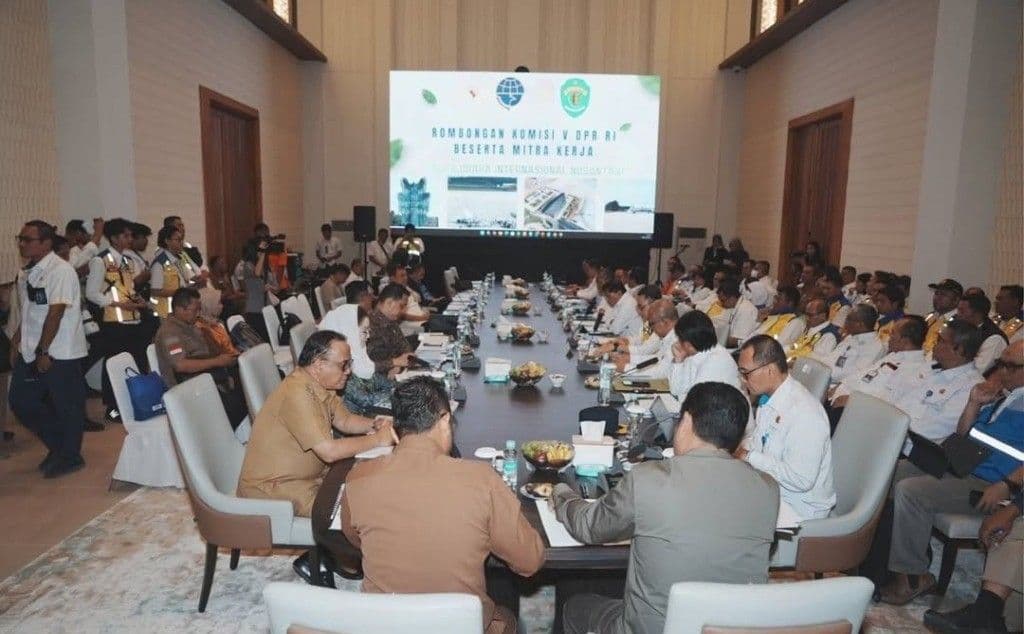 Pemprov Kaltim, Komisi V DPR RI dan Kementerian terkait membahas perkembangan proyek infrastruktur di IKN. (Adpimprov/Arief Murtadha)