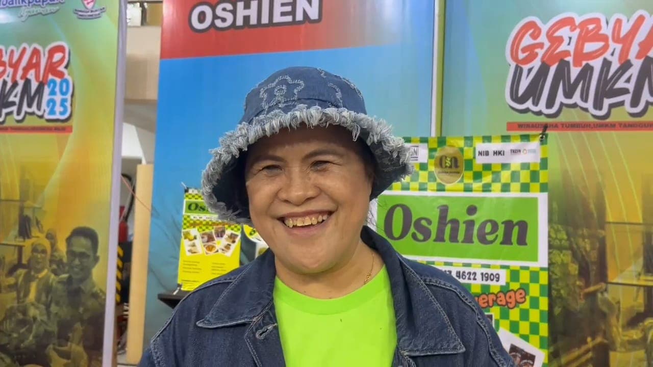  Sien Maritje menampilkan produk unggulannya di Gebyar UMKM yang berlangsung 12-14 Agustus 2025