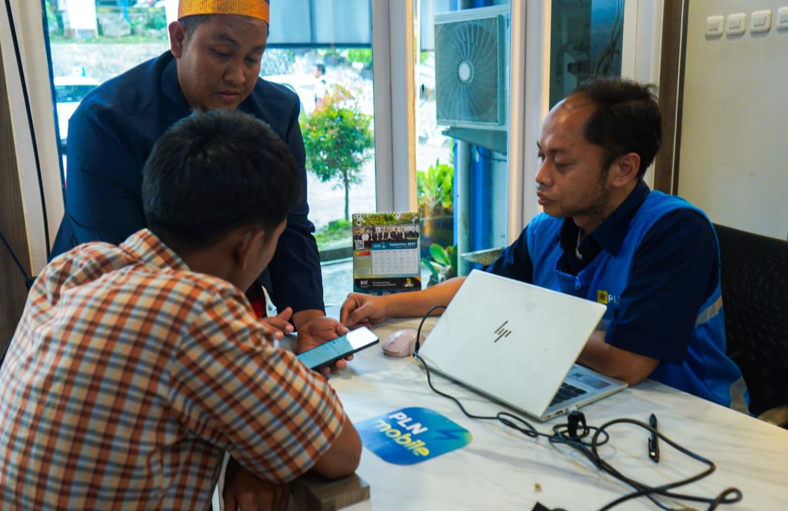 Hari Pelanggan Nasional, GM PLN UID Kaltimra Sapa dan Pelayanan