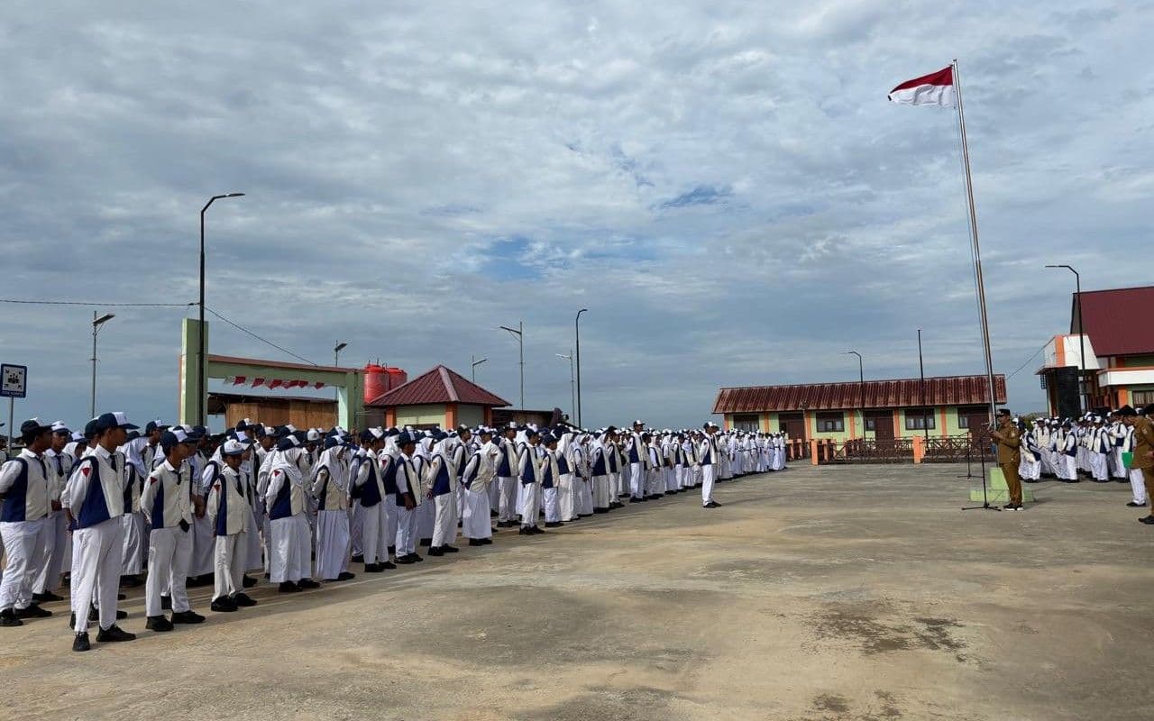 Wali Kota Rahmad Mas’ud Ingatkan Siswa SMPN 25  Jaga Lingkungan dan Tolak Narkoba