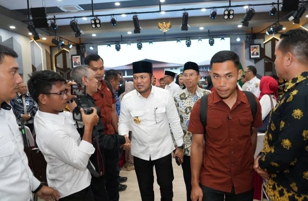 Gubernur Kaltim Rudy Mas’ud hadir pada peluncuran logo dan tagline city branding Kabupaten Penajam Paser Utara “Gerbang Nusantara” di Auditorium Universitas Gunadarma Penajam, Rabu 17 September 2025. (Adpimprov/Ahmad Riyandi)