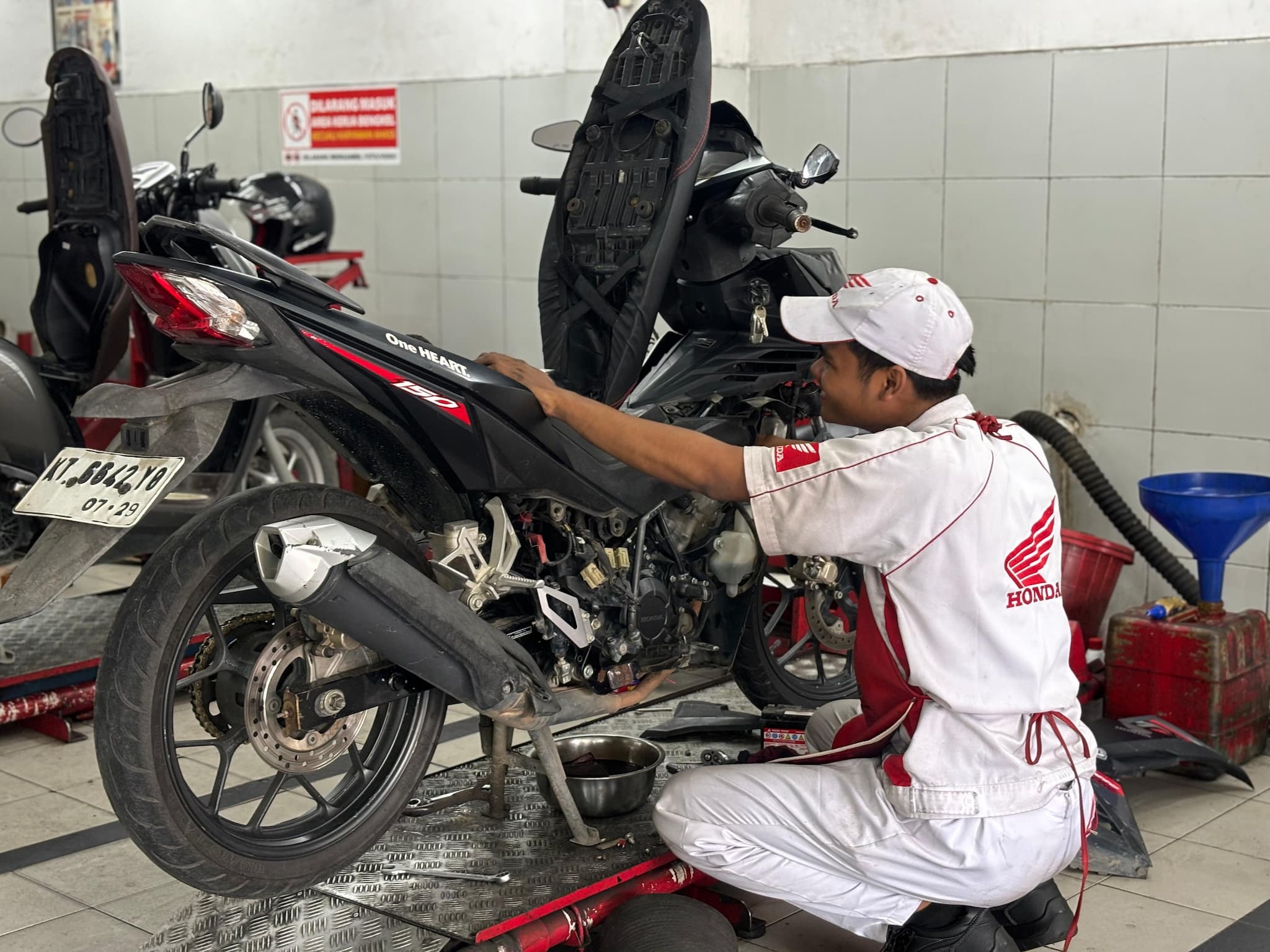 Yuk Service Motor Andalanmu, AHASS Ada Promo Rp100 Ribu Selama September