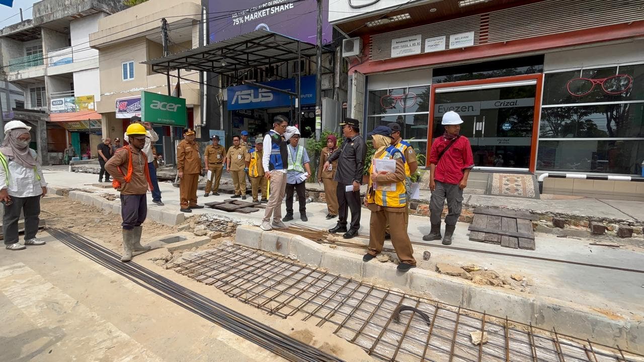 Kontraktor Trotoar Ahmad Yani Balikpapan Ditegur Wawali, Pekerjaan Harus Sesuai Desain