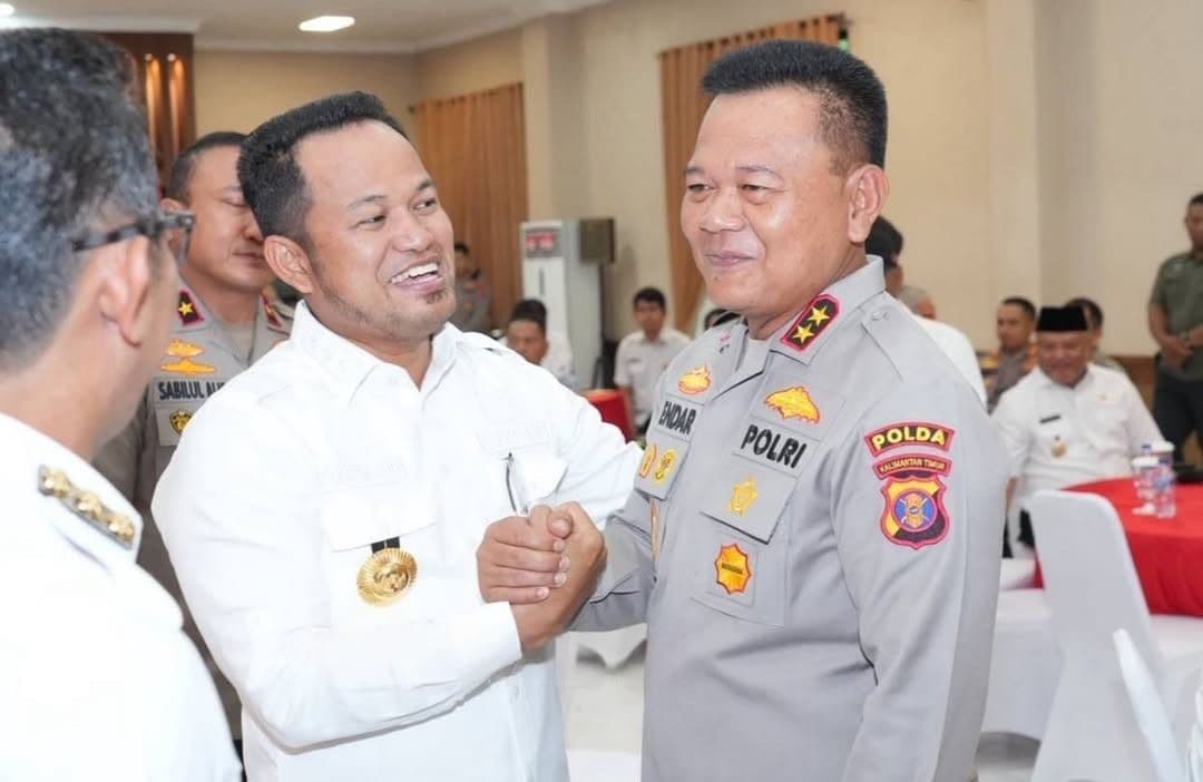 Gubernur Kaltim Rudy Mas'ud dan Kapolda Kaltim Irjen Pol Endar Priantoro. (Adpimprov/ Hudais TP)