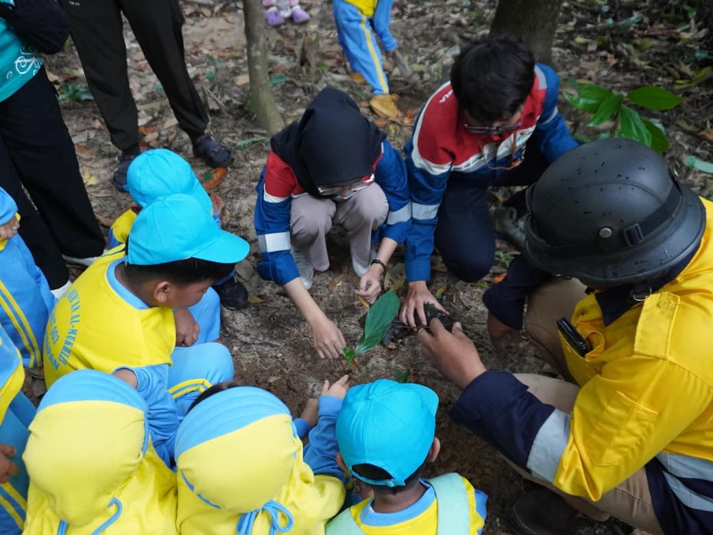 Pertamina Tanamkan Cinta Lingkungan Sejak Dini di Hutan Kota Sepinggan