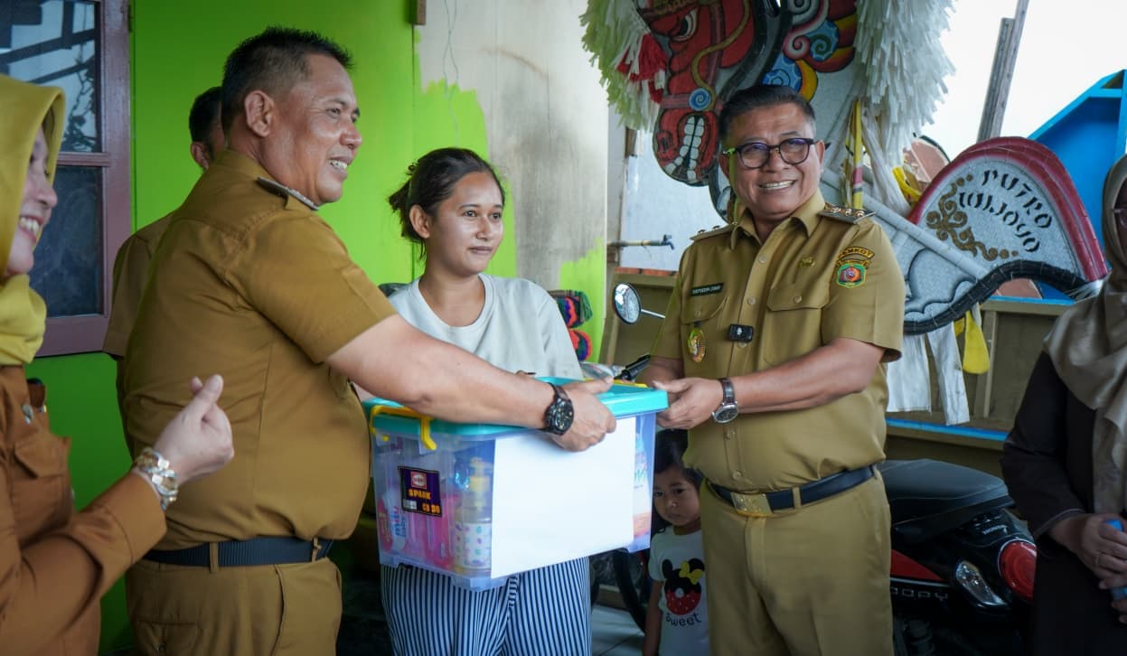 Tekan Angka Stunting, YBM PLN Samarinda Salurkan Bantuan Gizi  