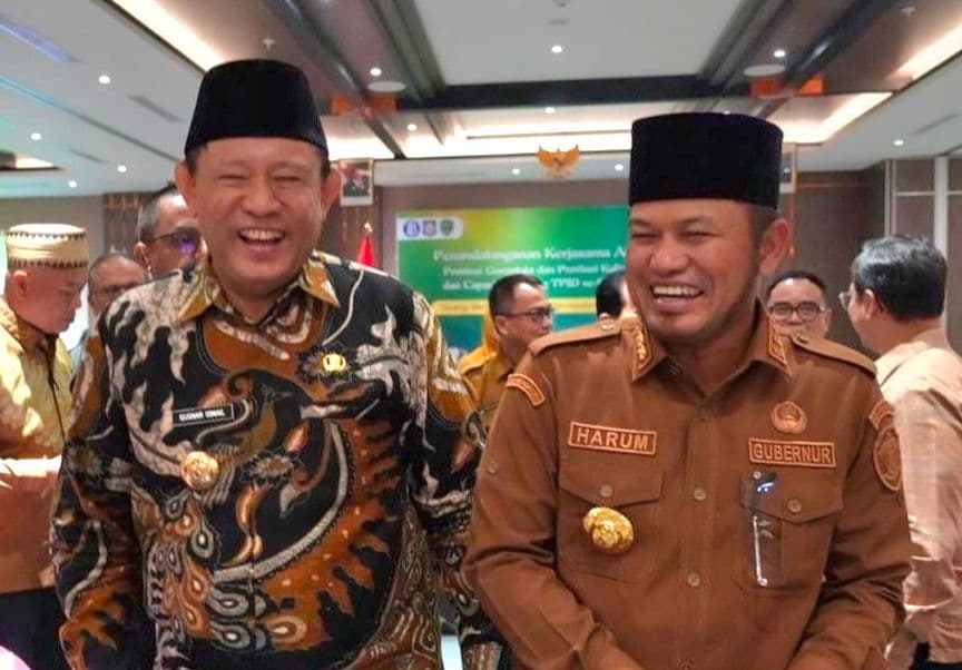 Gubernur Gorontalo Gusnar Ismail dan Gubernur Kaltim Rudy Mas'ud, usai penandatanganan kerja sama ekonomi. (Adpimprov/Fathur Alqadrie)