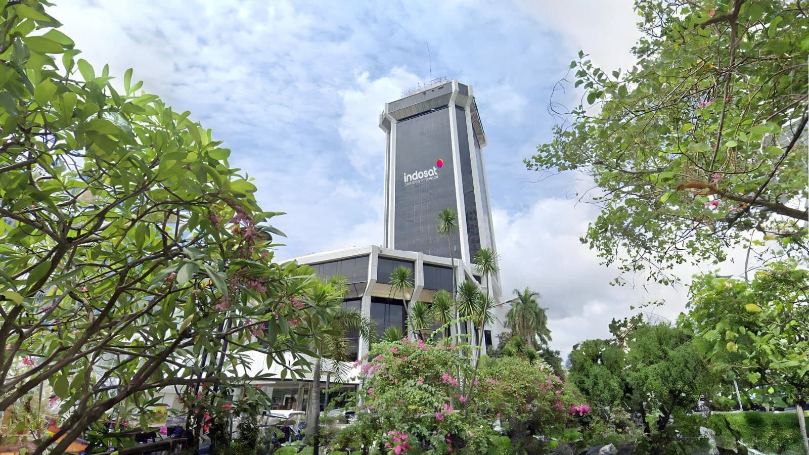 Indosat mengungkap penjualan 84,9% saham IFT kepada NFT yang menghasilkan keuntungan Rp1,64 triliun dan struktur kepemilikan baru.