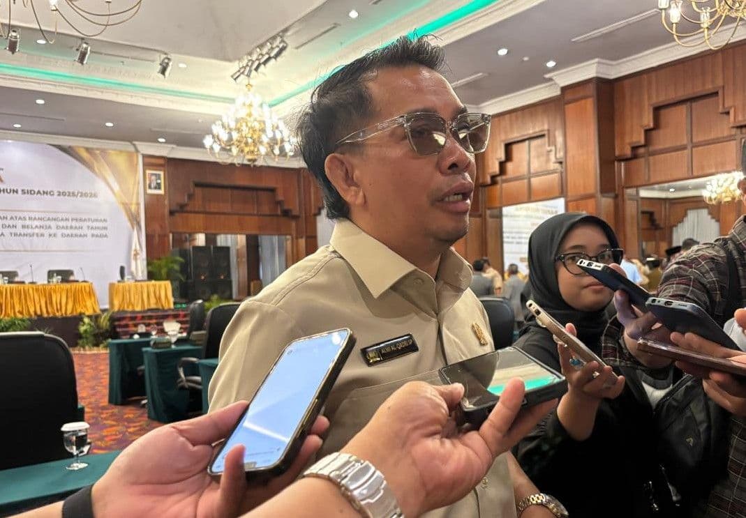 Ketua DPRD Balikpapan, Alwi Al-Qadri, mengungkapkan bahwa revisi ini dilakukan menyusul surat resmi dari Kementerian Keuangan yang menginformasikan adanya pemotongan signifikan pada Dana Bagi Hasil (DBH).