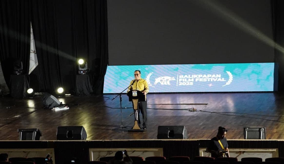 Wakil Walikota Balikpapan Bagus Susetyo buka BFF 2025 pada Sabtu 22 November 2025 di Gedung Kesenian