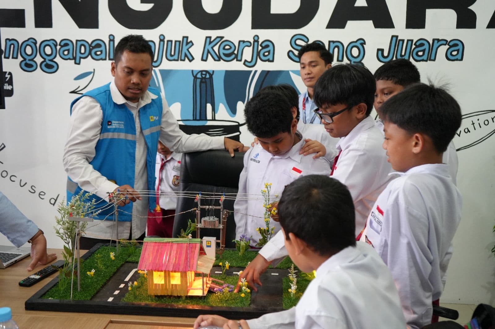 Generasi Muda Kaltim Dibekali Literasi Energi oleh PLN