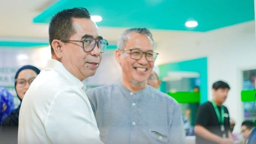 Wakil Ketua DPRD Kota Balikpapan, Yono Suherman, meninjau langsung pelaksanaan program Medical Check Up Ulama Sehat