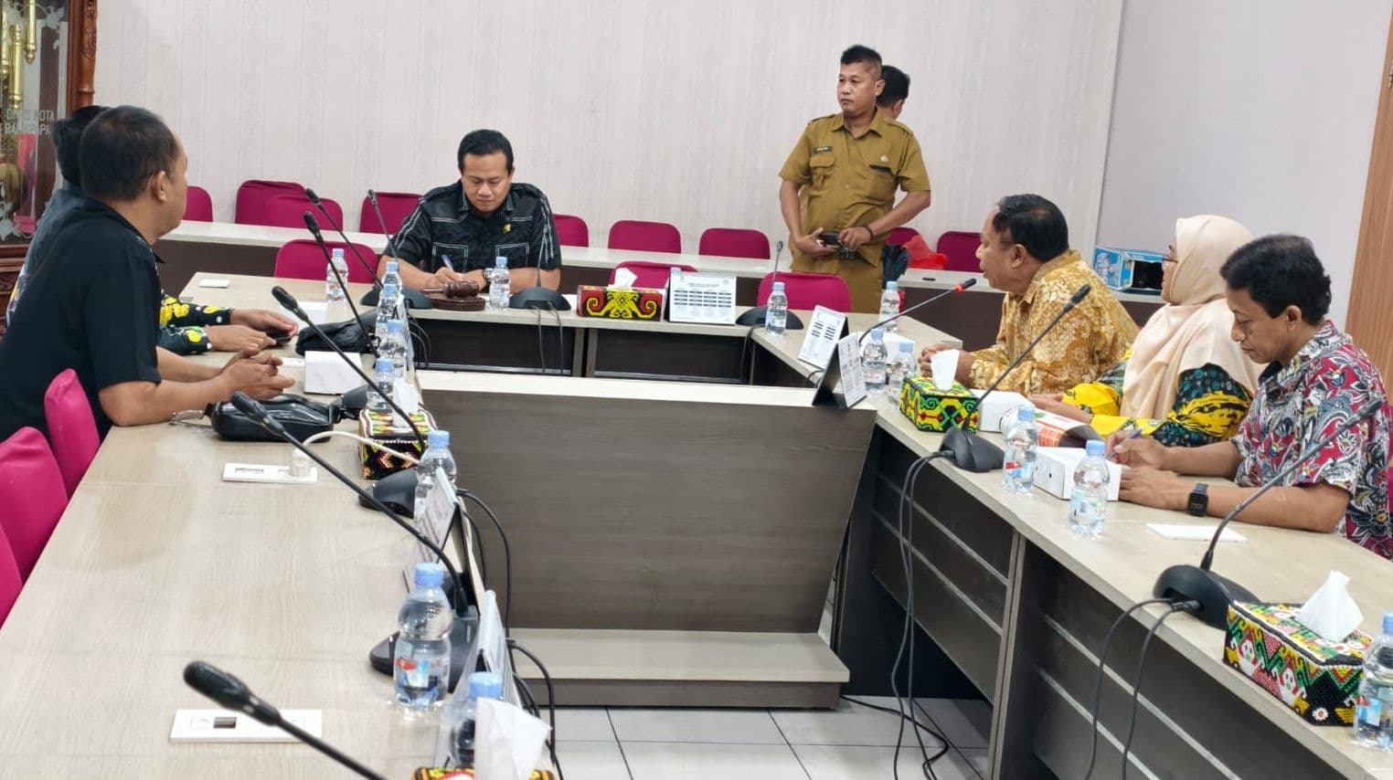 DPRD–Universitas Mulia Bahas Program Pendidikan Gratispol
