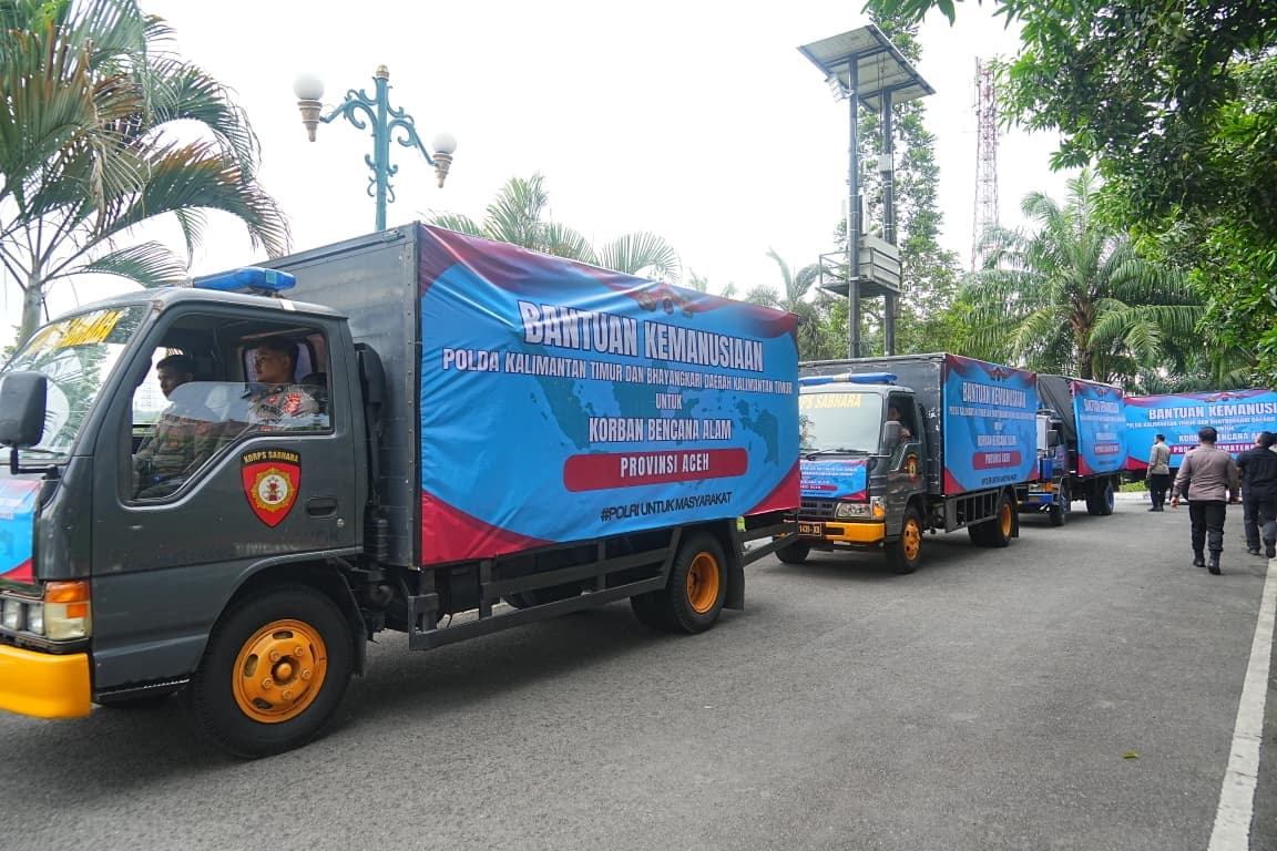 Logistik Bantuan dari Polda Kaltim Mulai Digulirkan ke Sumatera