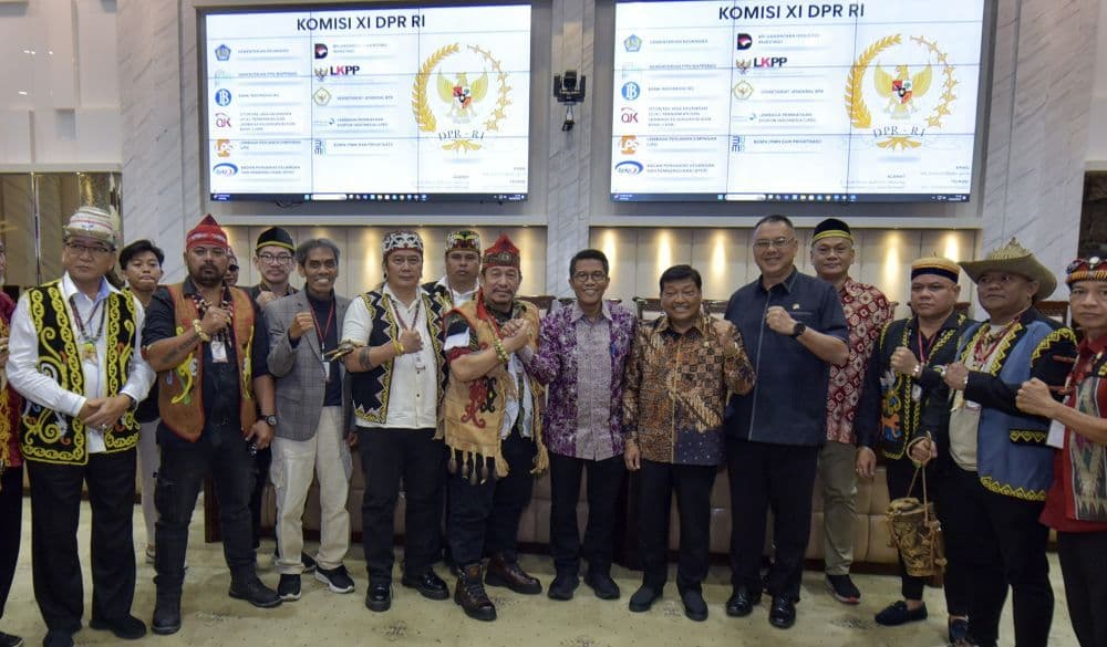 Ketua Komisi XI DPR Mochamad Misbakhun menerima protes masyarakat Kaltim terkait pemotongan DBH. (Foto: DPR RI) 