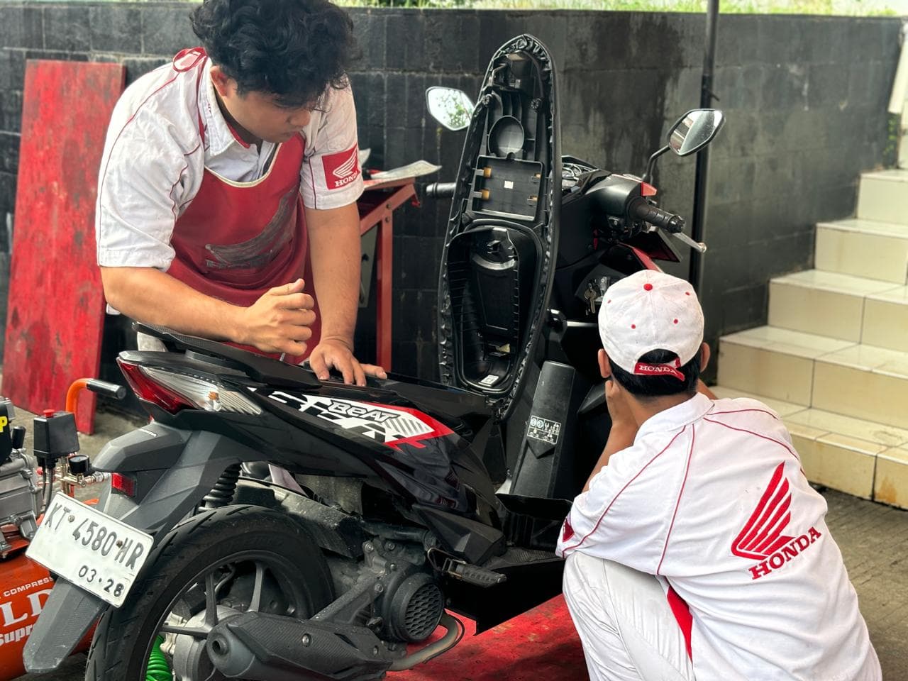 Diskon spesial di hari IBU AHASS 