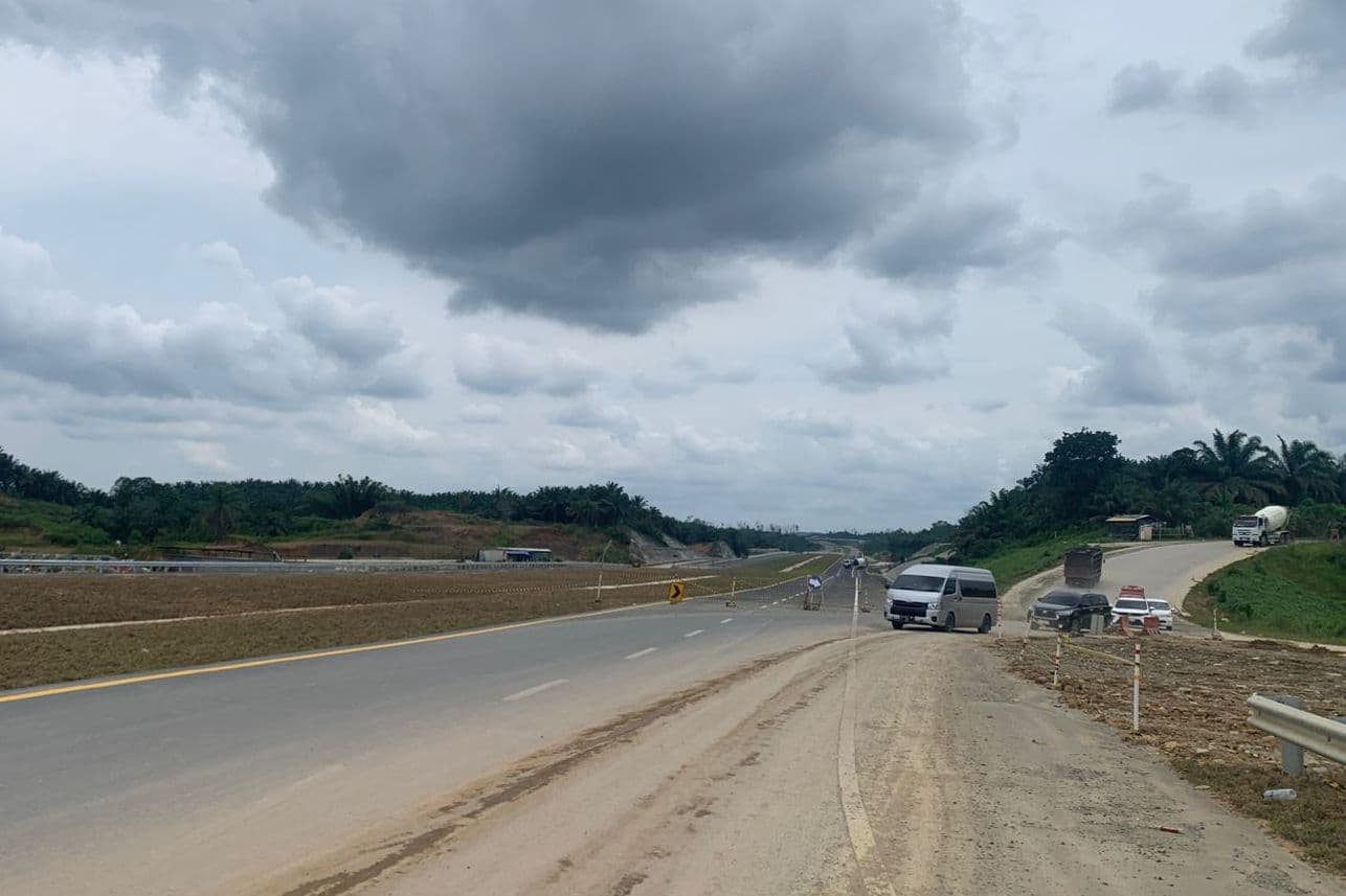 Pemprov Kaltim menargetkan kemantaban jalan 100 persen pada tahun 2029. 
