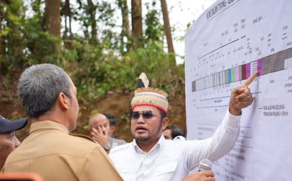 Gubernur Kalimantan Timur Rudy Mas'ud mengatakan alokasi APBD 2026 sebesar Rp90 miliar dioptimalkan agar pengerjaan ruas jalan tersebut benar-benar tuntas