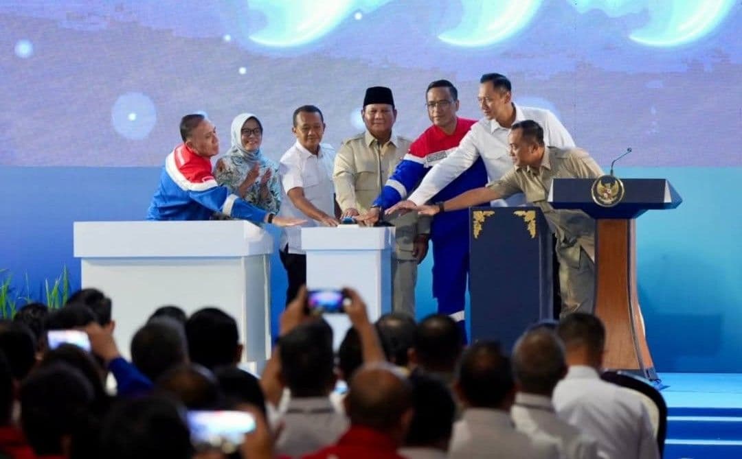 Presiden RI, Prabowo Subianto, meresmikan Kilang Pertamina Balikpapan yang menjadi kilang dengan kapasitas pengolahan terbesar di Indonesia. (Foto: Adpimprov/ Arief) 
