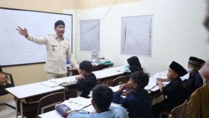 Wabup PPU Prihatin Keterbatasan Sekolah Satu Atap