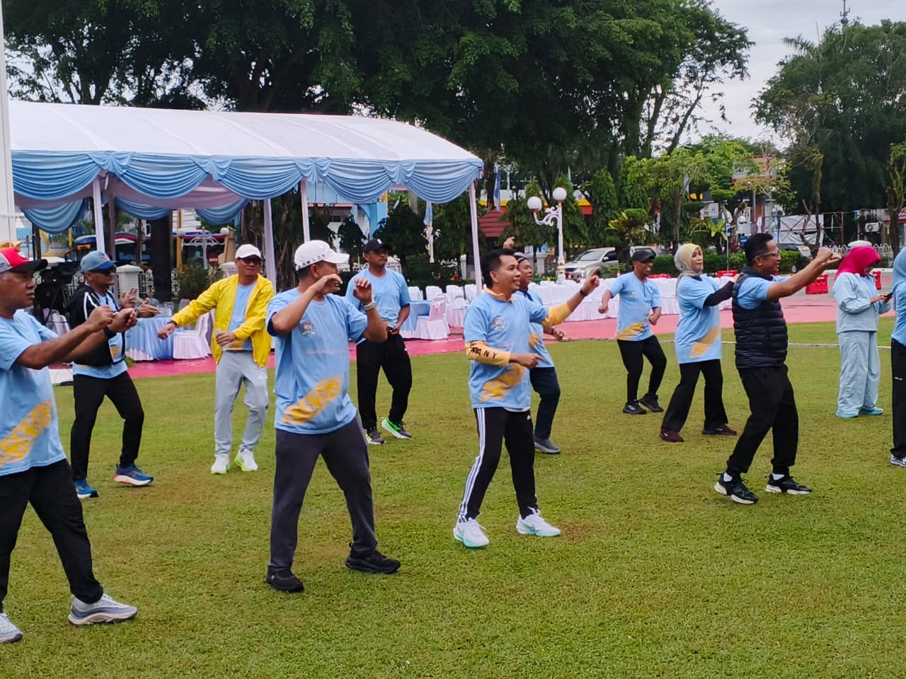 Senam Sehat Sambil Bebersih Warnai Hari Jadi 129 Balikpapan