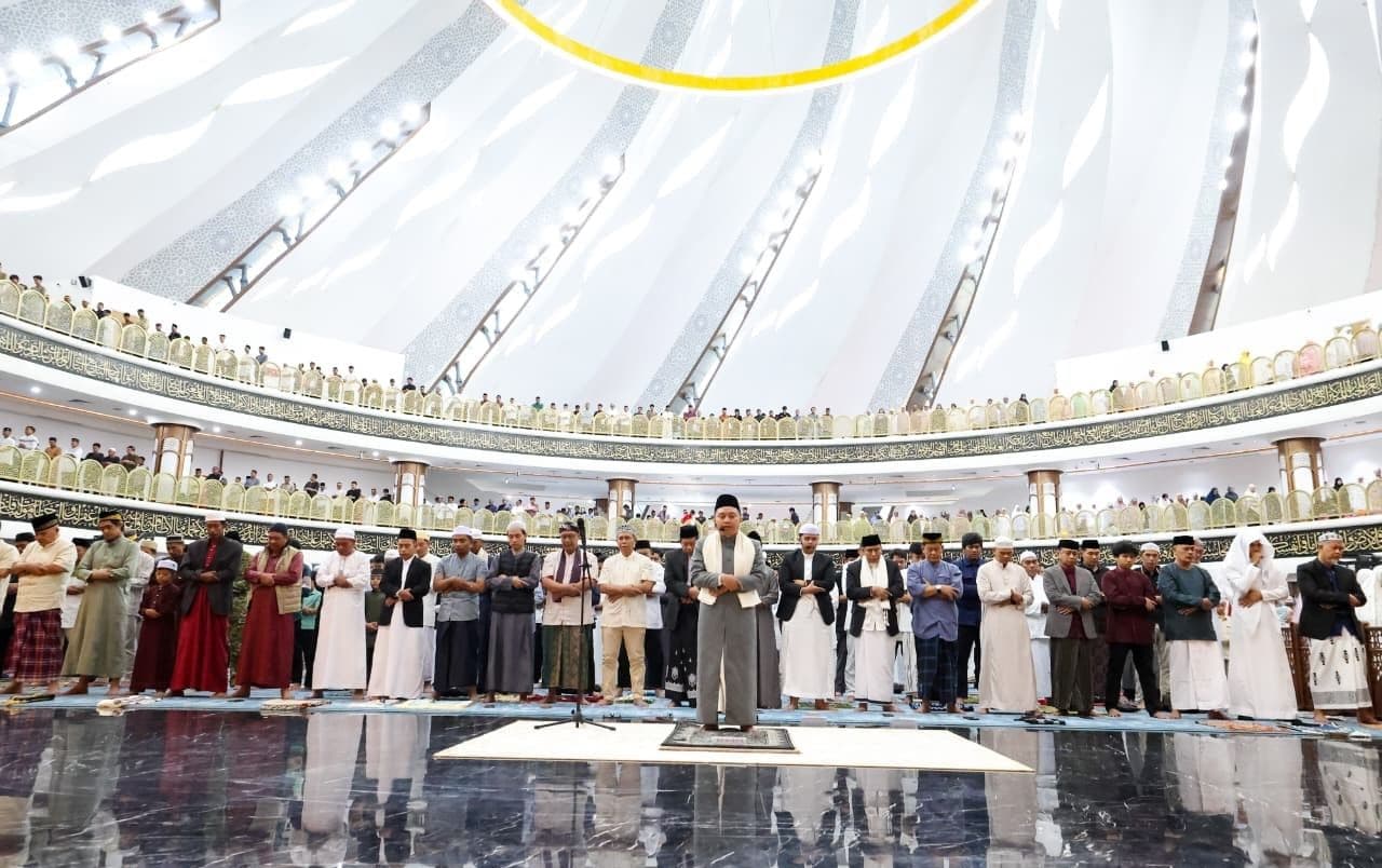 Ribuan Jamaah Salat Id Perdana di Masjid Negara IKN 