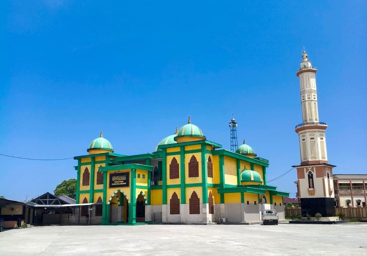 Listrik Andal PLN Kaltimra Bikin Ibadah Idulfitri Lebih Khusyuk