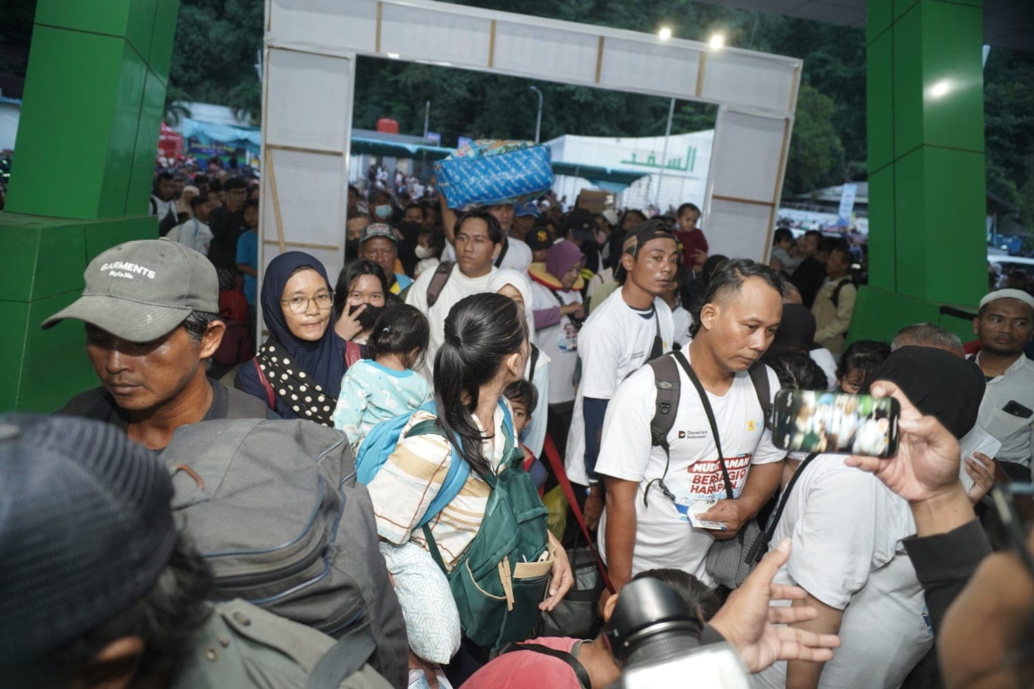 Kisah Haru Mudik Gratis PLN, Pulang Kampung Setelah 5 Tahun