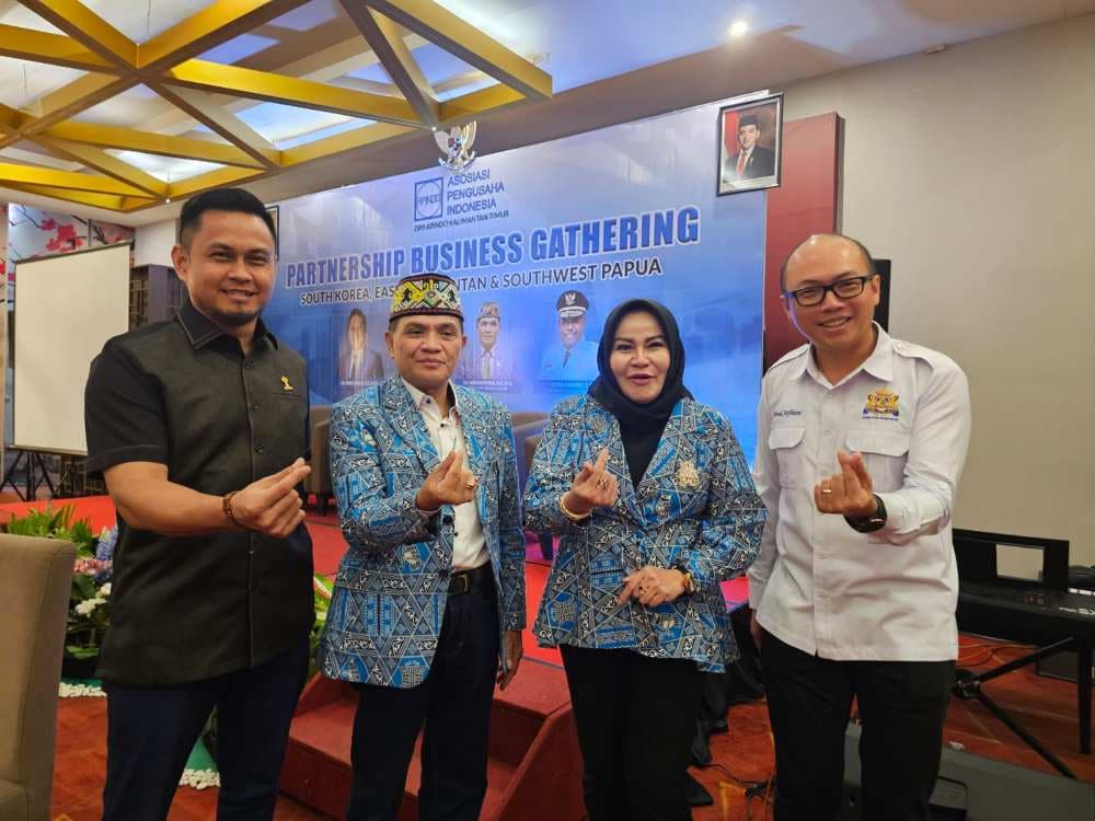 Calon Ketua Kadin Balikpapan, Noval Asfihani (paling kanan) bersama ketua organisasi pengusaha di Kaltim. 