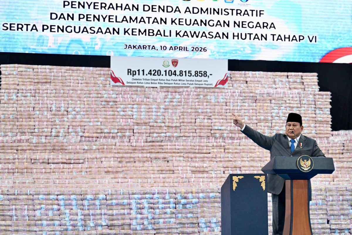 Presiden RI Prabowo Subianto saat mengumumkan keberhasilan Satgas PKH menyelamatkan aset negara senilai Rp370 triliun. (Foto: BPMI)