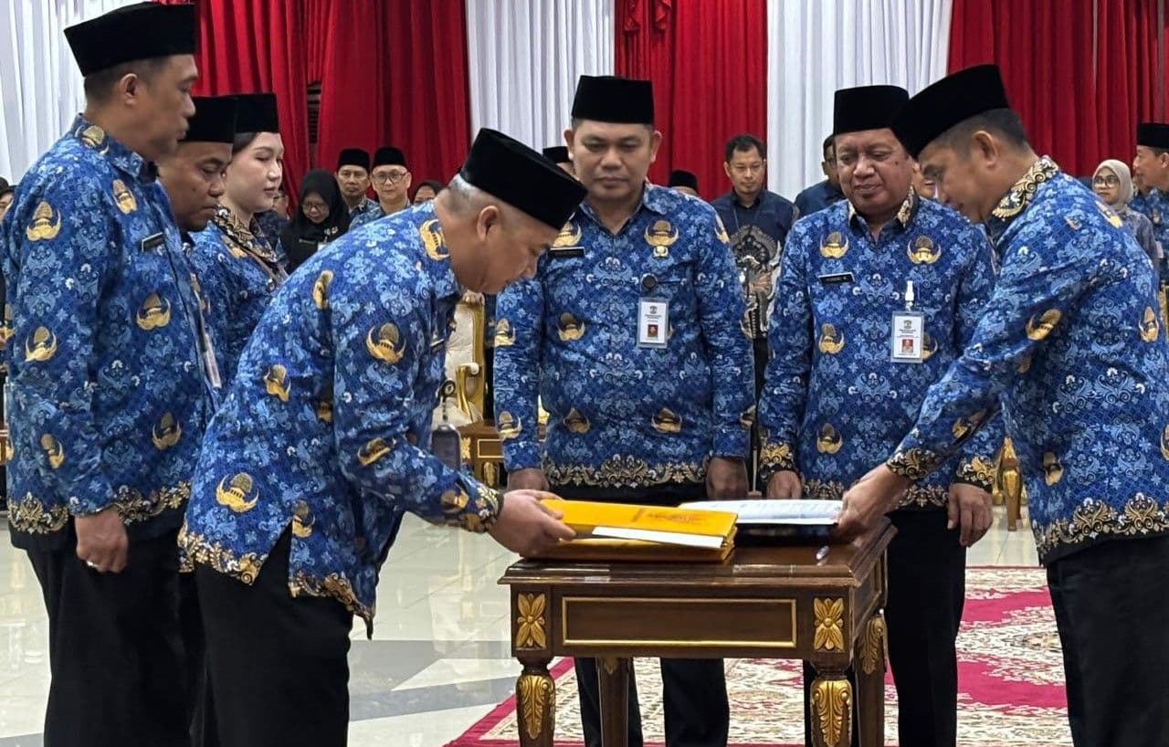 Lantik 75 Pejabat, Wali Kota Minta Pegang Sumpah Jabatan