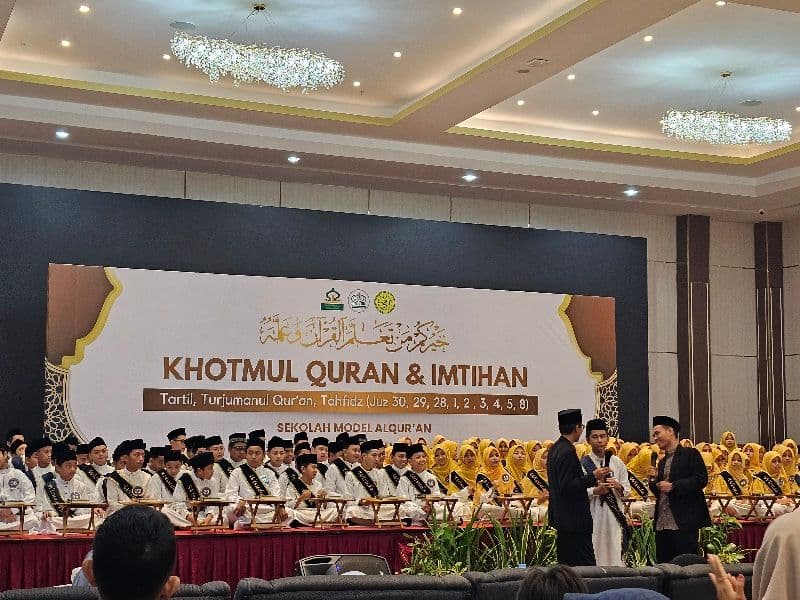 Sebanyak 183 siswa SMPIT Balikpapan Islamic School (BIS) sukses mengikuti Khotmul Qur'an dan Imtihan metode Ummi.