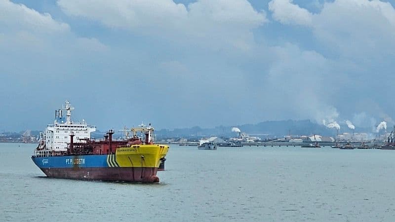 CBRE (PT Cakra Buana Resources Energi Tbk) raih pinjaman US$45 juta dari Maybank untuk ekspansi armada kapal. (Foto: Ilustrasi)