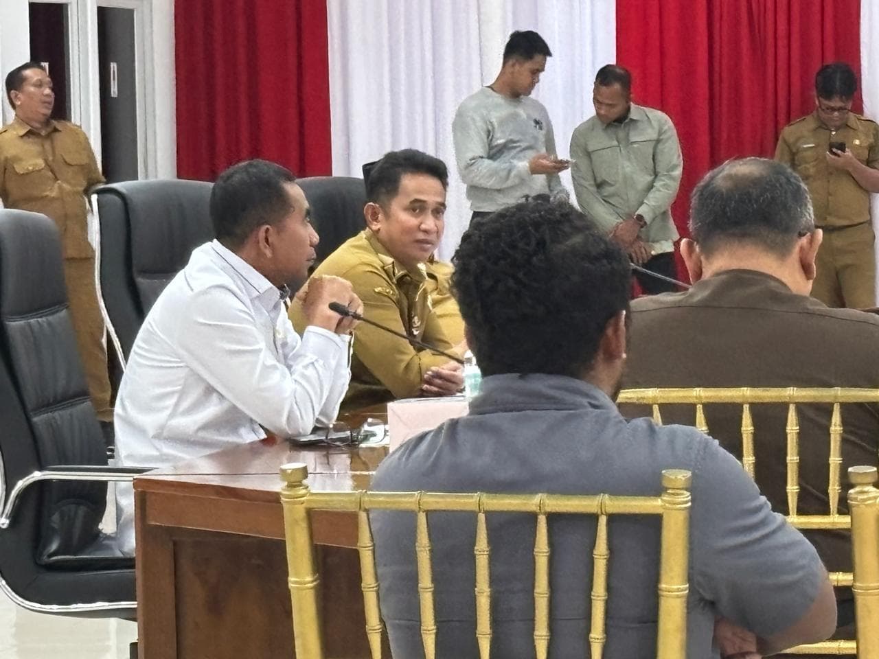 Wali Kota Balikpapan Rahmad Mas'ud memimpin Rakor Forkopimda terkait penyaluran BBM di Auditorium Balaikota Balikpapan pada Senin, 4 Mei 2026