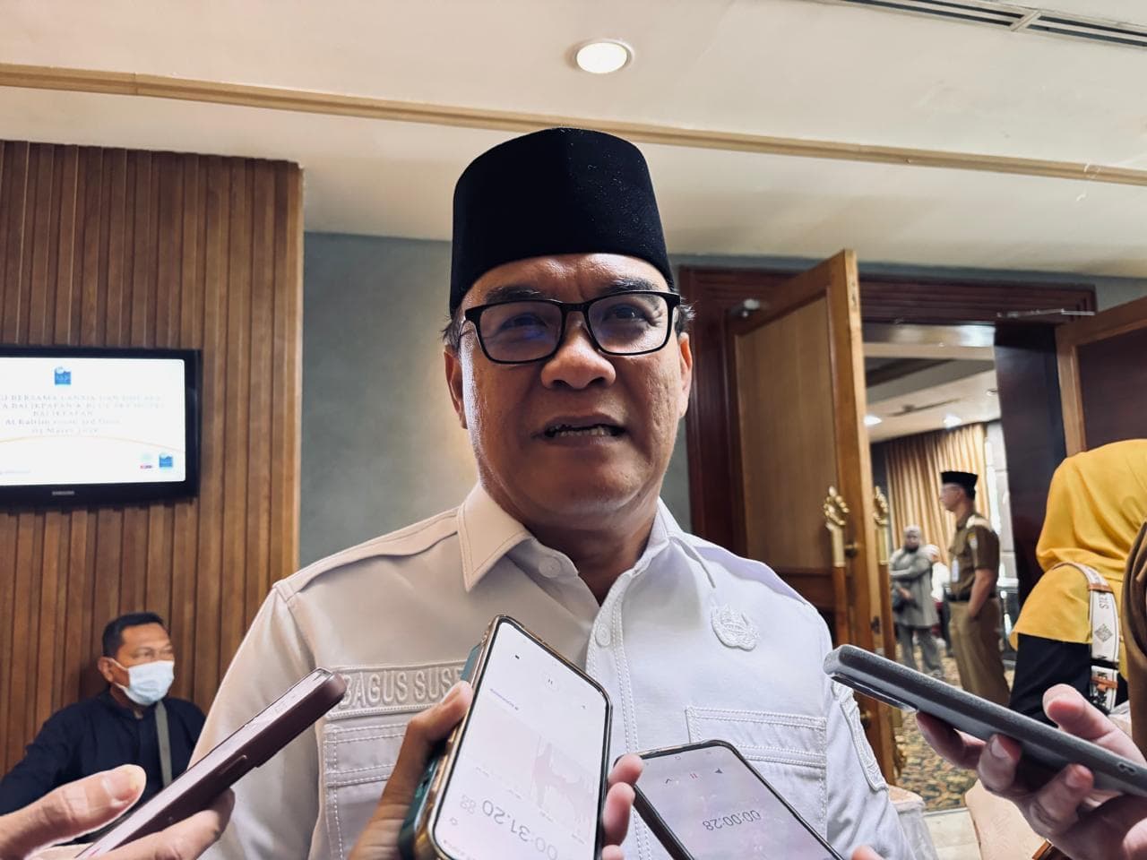Wakil Wali Kota Balikpapan, Bagus Susetyo mengatakan agar seluruh pimpinan Organisasi Perangkat Daerah (OPD) lebih aktif melakukan pembinaan dan pengawasan terhadap pegawai di lingkungan kerja masing-masing
