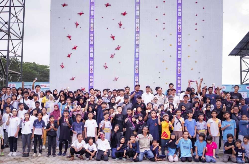 Atlet panjat tebing Kutim  mencetak sejarah baru dengan
mendominasi Kejuaraan Provinsi (Kejurprov) Kelompok Umur 2026 yang digelar di Samarinda,
12–16 Mei 2026 lalu.
