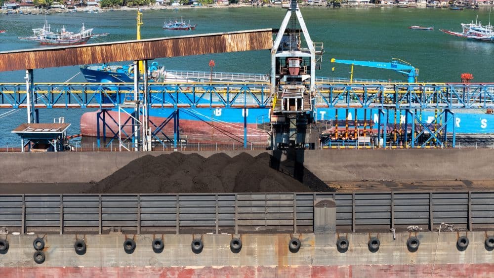 PT Bukit Asam Tbk (PTBA) membagikan dividen tunai Rp2,93 triliun atau Rp114,508 per saham dari laba bersih 2025.