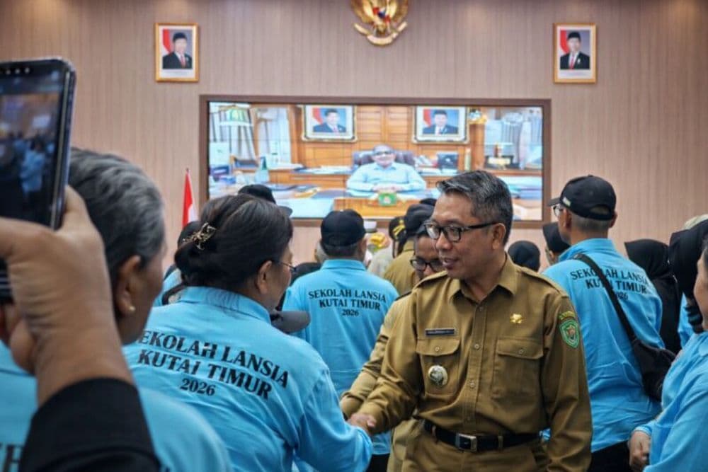Bupati Kutai Timur, Ardiansyah Sulaiman meresmikan Sekolah Lansia. 